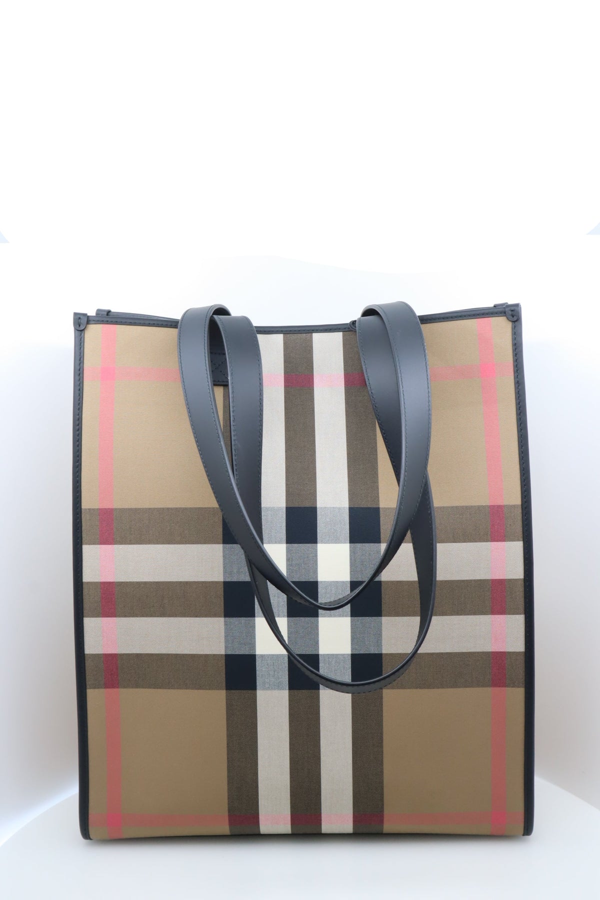Burberry Tasche (1150€)